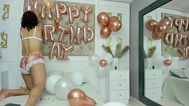 SilvanaOwen online show from December 1, 2025, 2:29 pm