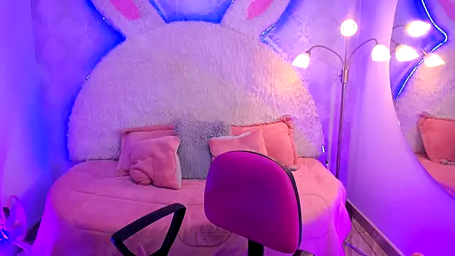 Lucia jane online show from October 21, 2025, 7:46 pm