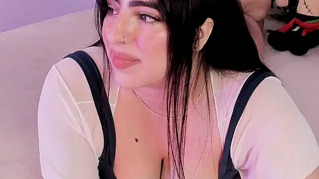 Snapshot of Camila_Matinez_ chatting on November 10, 2025, 12:59 am Camila Matinez online show from November 10, 2025, 12:59 am