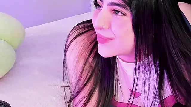 Camila Matinez  online show from April 9, 2026, 1:18 am