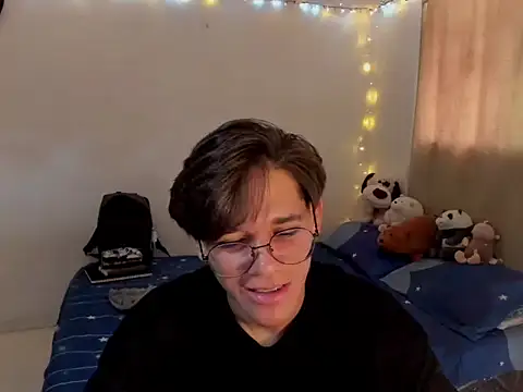 Tom Blues online show from October 30, 2025, 5:32 pm