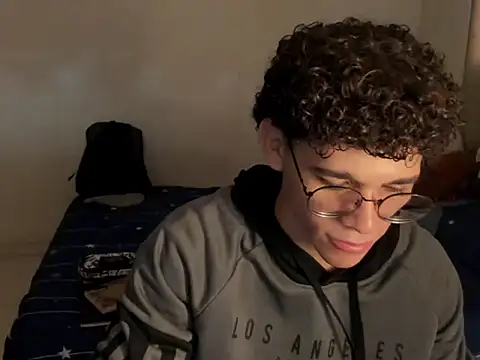 Tom Blues online show from October 27, 2025, 4:30 pm