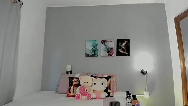 KimTayloor1 online show from November 25, 2025, 7:58 pm