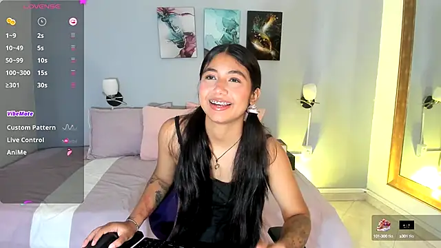 KimTayloor1 online show from October 1, 2025, 7:29 pm