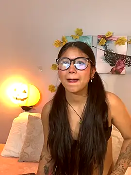 KimTayloor1 online show from October 24, 2025, 7:24 pm