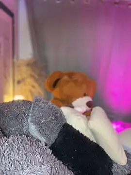 Emiily Moore1 online show from December 23, 2025, 1:49 am