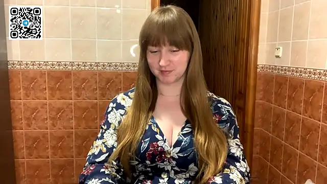 MaroonMoon  online show from September 14, 2025, 7:25 pm