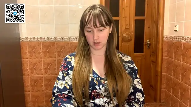 MaroonMoon  online show from September 10, 2025, 7:13 pm