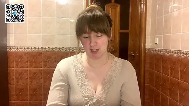 MaroonMoon  online show from December 21, 2025, 9:04 pm