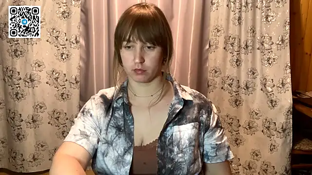 MaroonMoon  online show from October 15, 2025, 7:44 pm