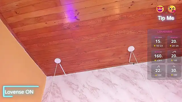 cristal herrera  online show from September 26, 2025, 4:19 am