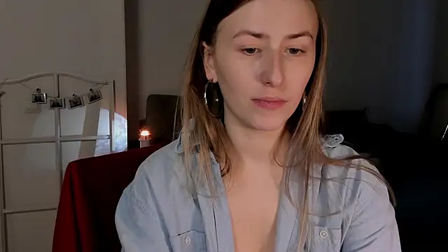 VesperaCeleste online show from January 6, 2026, 9:57 am