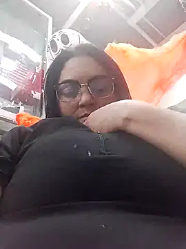 tiffany Johnson1 online show from October 3, 2025, 1:31 am