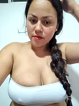 Snapshot of camila-titis chatting on October 7, 2025, 4:57 am camila-titis online show from October 7, 2025, 4:57 am