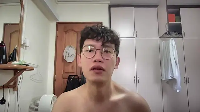 Snapshot of Passionatetwink2 chatting on September 21, 2025, 5:01 am Passionatetwink2 online show from September 21, 2025, 5:01 am