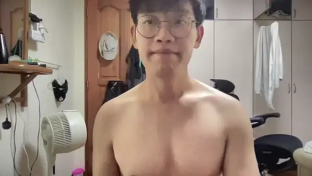 Snapshot of Passionatetwink2 chatting on October 9, 2025, 11:00 am Passionatetwink2 online show from October 9, 2025, 11:00 am