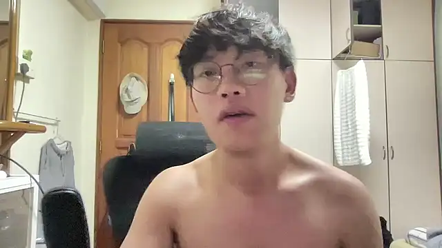 Passionatetwink2 online show from June 11, 2026, 3:31 pm
