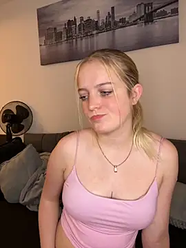 DieBlondeHannah online show from October 11, 2025, 1:34 pm