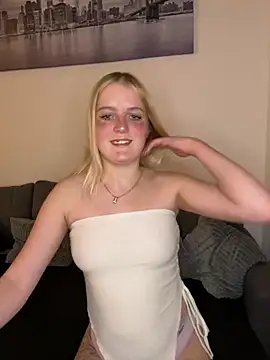 DieBlondeHannah online show from October 7, 2025, 7:15 pm