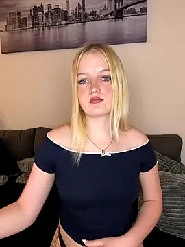 DieBlondeHannah online show from October 5, 2025, 12:51 pm