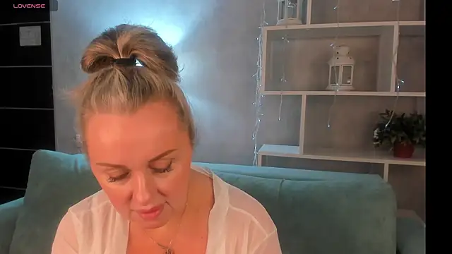 Snapshot of Sky_Kuper chatting on September 12, 2025, 12:33 am Sky Kuper online show from September 12, 2025, 12:33 am