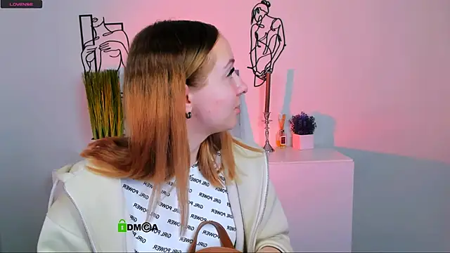 mila glow1 online show from October 18, 2025, 7:16 pm