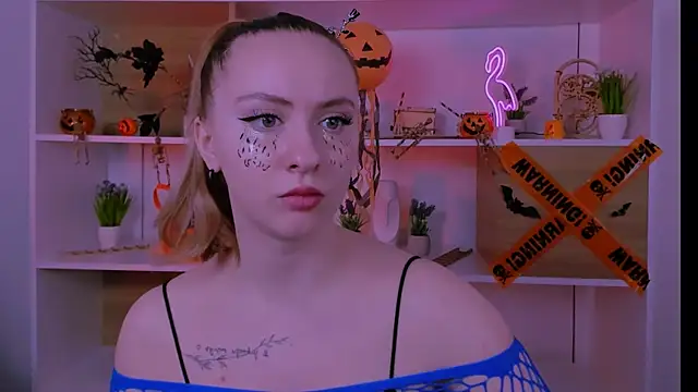 mila glow1 online show from November 2, 2025, 9:25 am