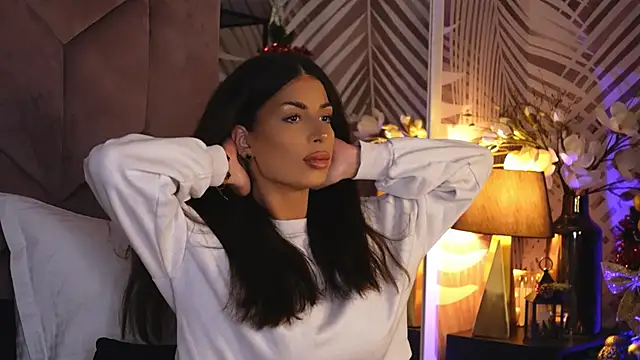 EvaRhea online show from December 5, 2025, 4:00 am