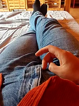 Snapshot of Horny_mummy chatting on May 8, 2026, 2:10 pm Horny mummy online show from May 8, 2026, 2:10 pm