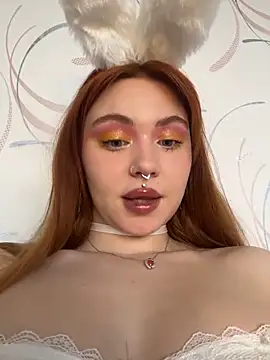 LunaMillie online show from April 3, 2026, 11:49 am