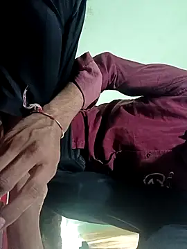 uniquesexyboy5689 online show from October 8, 2025, 7:43 am