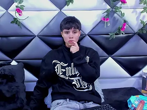 Bruno Cruzz online show from October 23, 2025, 1:48 am