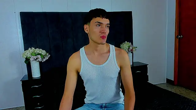 Snapshot of Jacksonflorez chatting on September 8, 2025, 7:35 pm Jacksonflorez online show from September 8, 2025, 7:35 pm