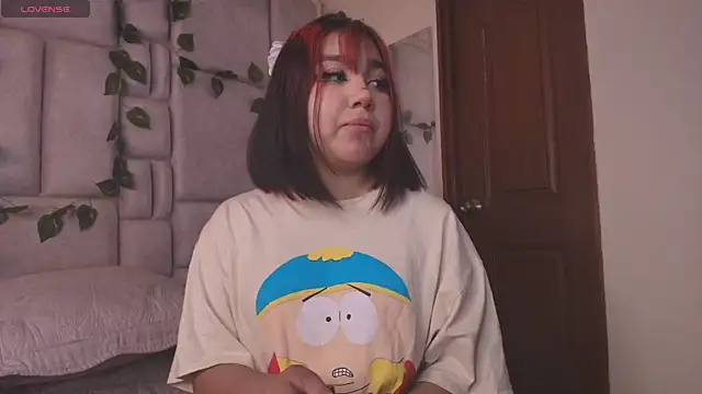 sophiievv online show from September 19, 2025, 12:31 pm