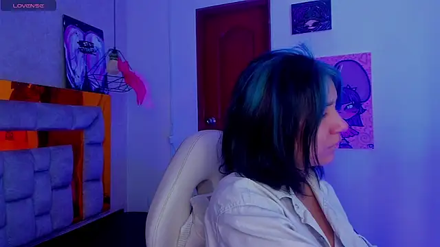 Snapshot of sophiievv chatting on February 28, 2026, 7:35 pm sophiievv online show from February 28, 2026, 7:35 pm