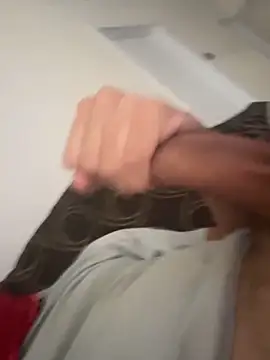 lionr0660 online show from September 16, 2025, 9:05 pm