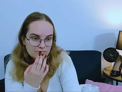 AliceCrazy69 online show from November 21, 2025, 12:48 pm