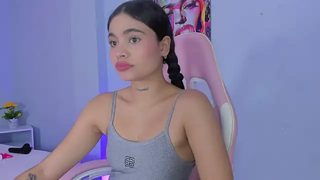Snapshot of SammyRose_ chatting on September 8, 2025, 7:24 pm SammyRose online show from September 8, 2025, 7:24 pm