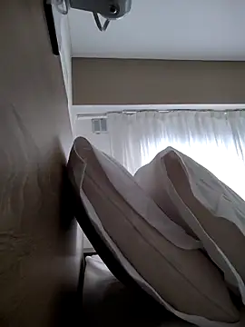 lauflor online show from February 21, 2026, 1:02 pm