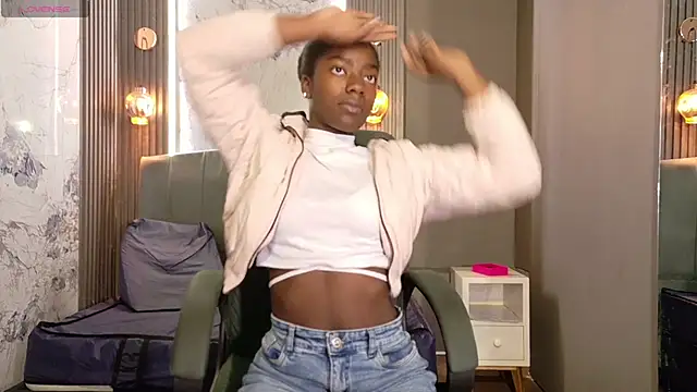 Snapshot of katia_green1 chatting on October 17, 2025, 11:45 am katia green1 online show from October 17, 2025, 11:45 am