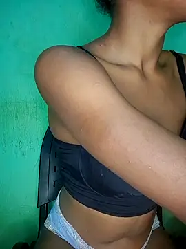 pretinha br online show from September 28, 2025, 8:16 pm