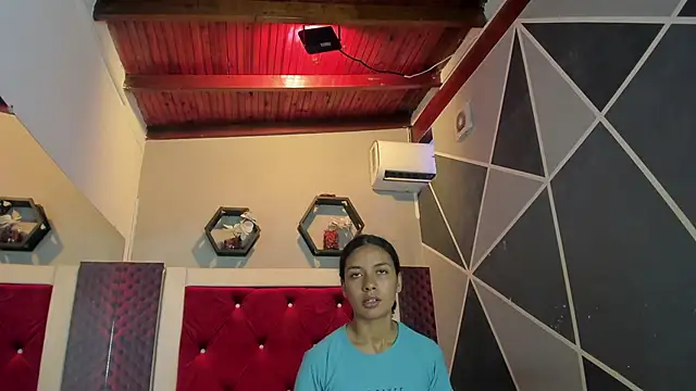 VictoriaDuart online show from March 22, 2026, 9:16 pm