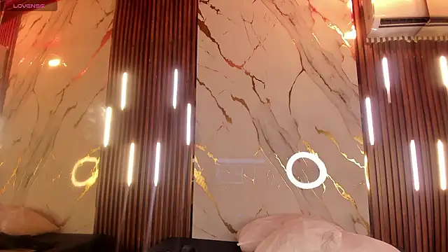 VictoriaDuart online show from March 18, 2026, 8:10 pm