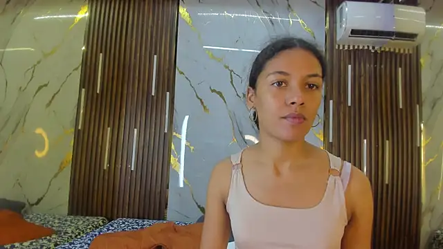 VictoriaDuart online show from January 7, 2026, 8:14 pm