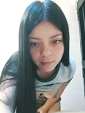 LunaJacobs online show from November 7, 2025, 12:42 pm