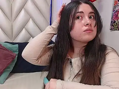 Snapshot of Vicluxxx chatting on November 5, 2025, 12:52 pm Vicluxxx online show from November 5, 2025, 12:52 pm