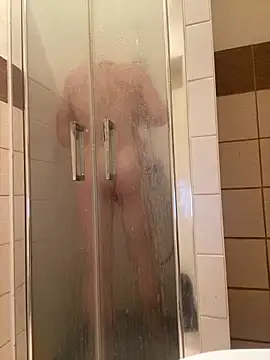 Snapshot of KE6FRAN7 chatting on March 29, 2026, 11:28 pm KE6FRAN7 online show from March 29, 2026, 11:28 pm