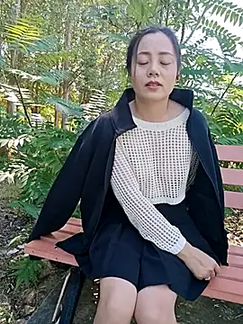 bingxin- online show from September 9, 2025, 4:22 am