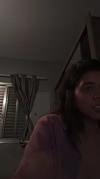 Snapshot of Maricamposs chatting on December 5, 2025, 1:49 am Maricamposs online show from December 5, 2025, 1:49 am