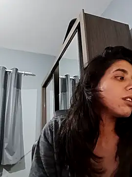 Snapshot of Maricamposs chatting on November 12, 2025, 12:37 am Maricamposs online show from November 12, 2025, 12:37 am